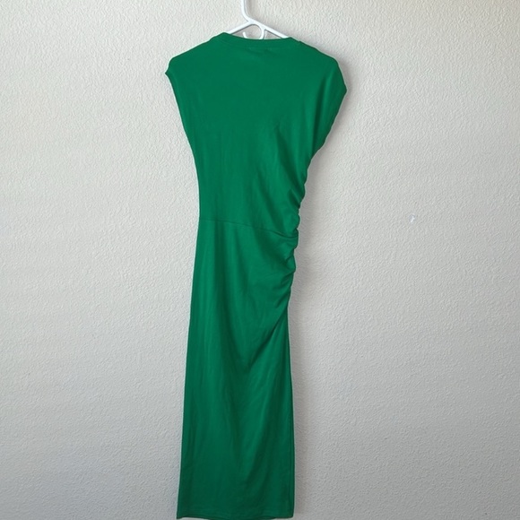 🚫SOLD🚫ZARA GREEN RUCHED MIDI DRESS - Picture 3 of 7